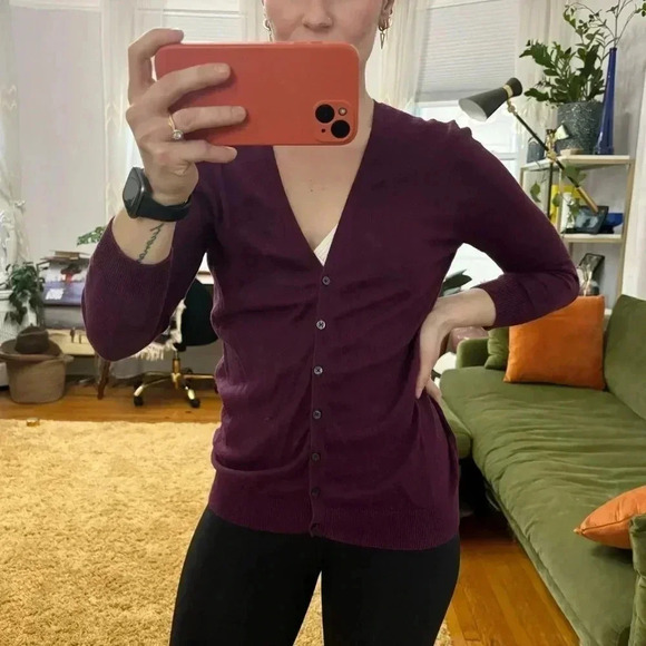 Old Navy Button Down Burgundy / Purple Cardigan Sweater Sz XS - Picture 4 of 12